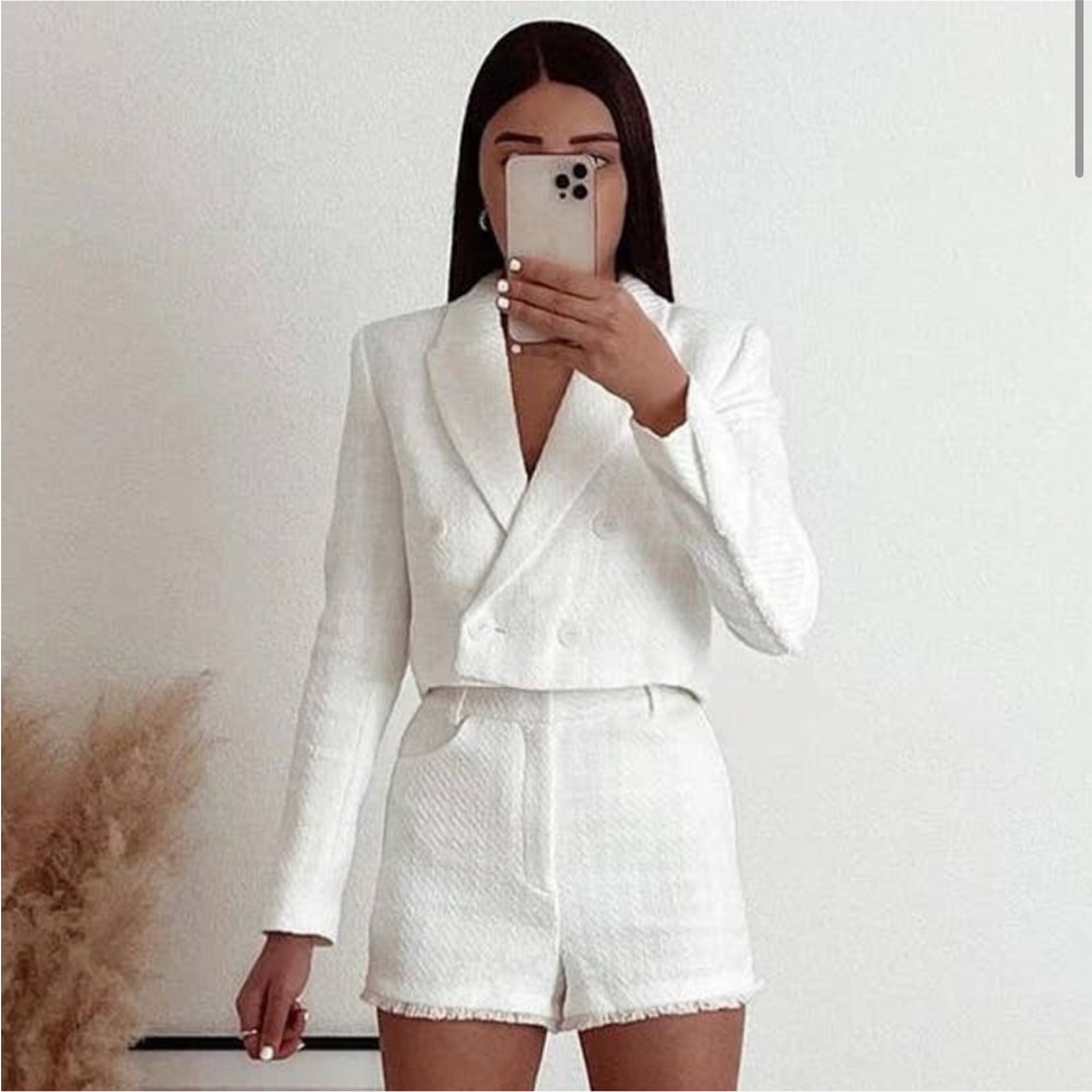 Small - just tried on - beautiful and chic